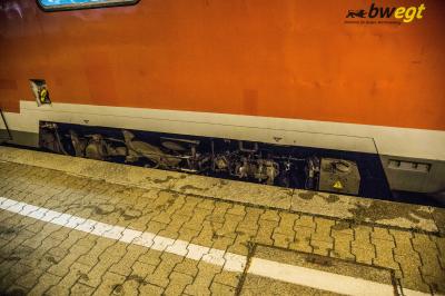 Esslingen: Brand am Drehgestell sort fuer Ausfall und Feuerwehreinsatz